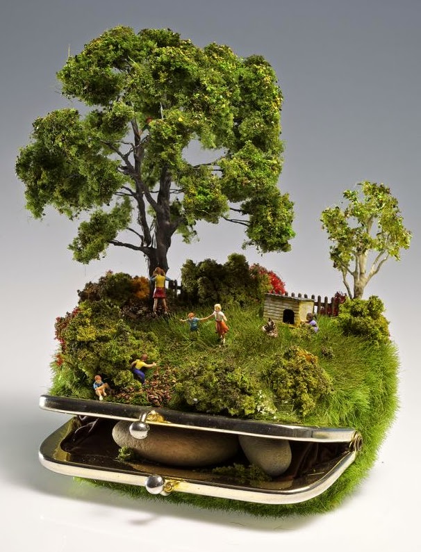 13-Kendal-Murray-Surreal-Miniature-Worlds-in-Everyday-Objects-www-designstack-co