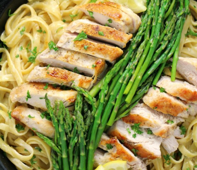 Lemon Chicken & Asparagus Pasta