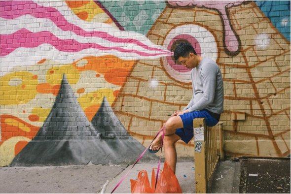 As divertidas fotografias com coincidências e ilusões de ótica de Jonathan Higbee Jonathan Higbee arte fotografia coincidências na cidade ilusões ótica surreal divertido