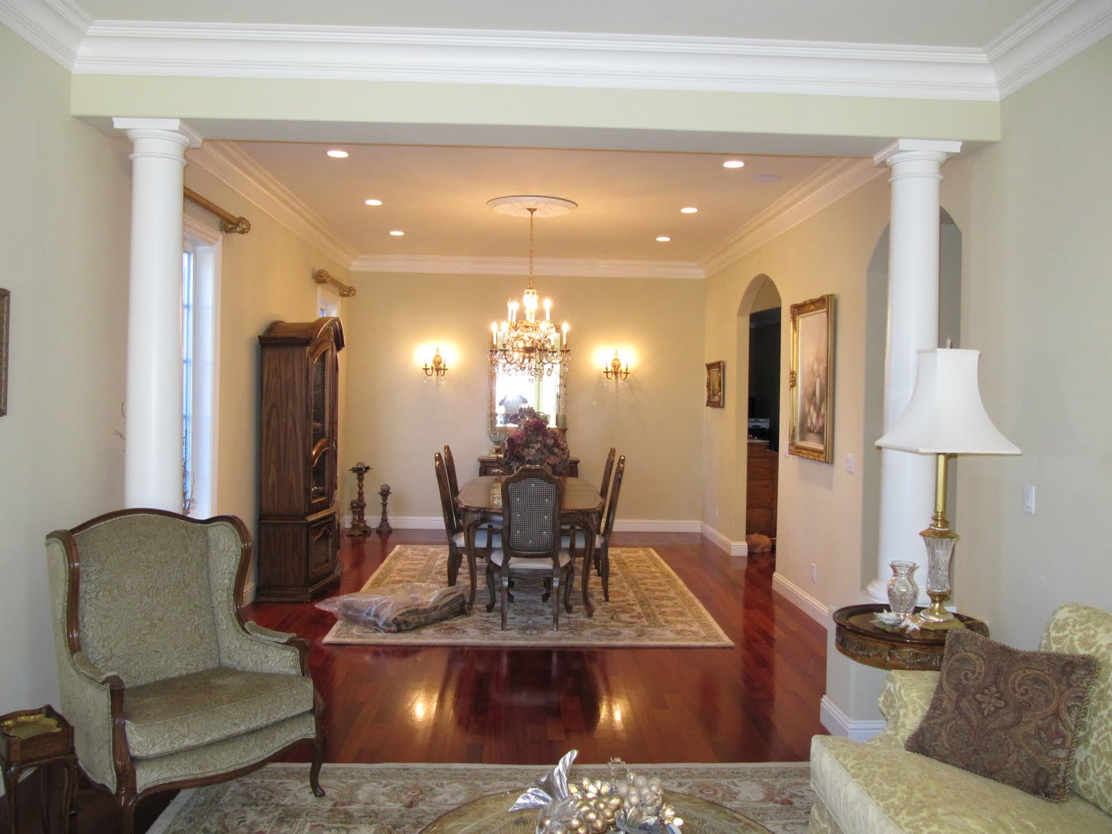 Dining Rooms With Columns Room Ornament