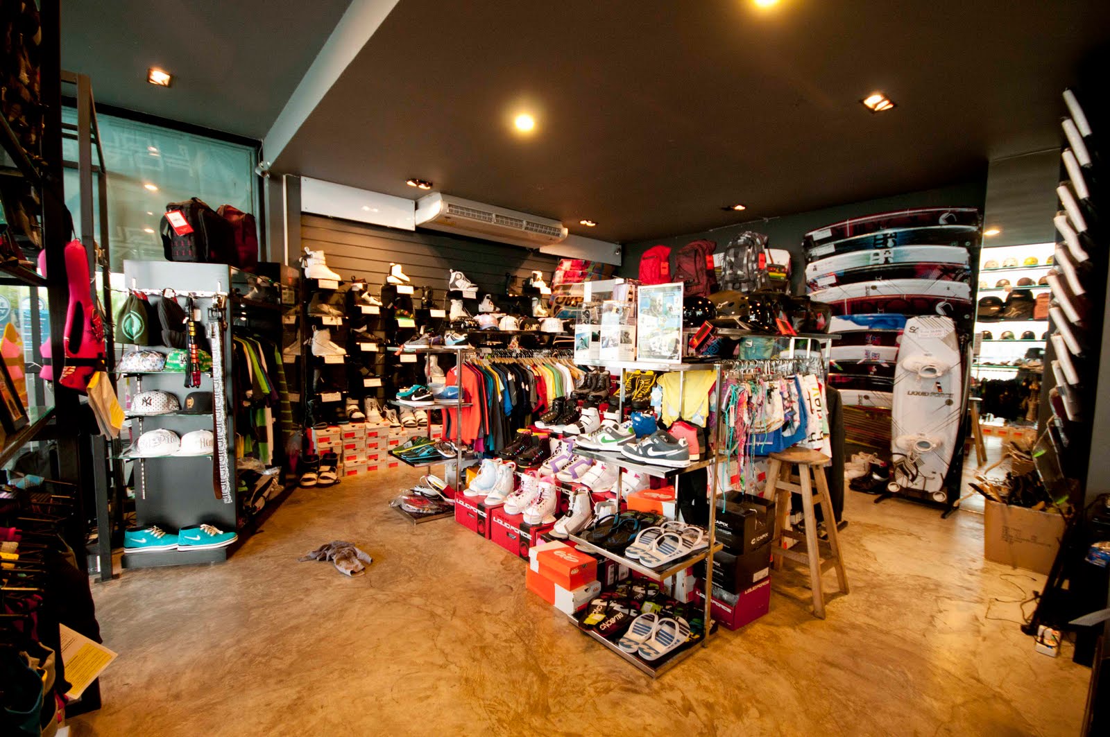 Wakeboard in Thailand ABOUT SHOP