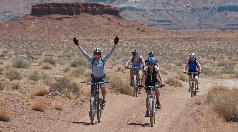 Trải nghiệm đua xe đạp qua sa mạc
