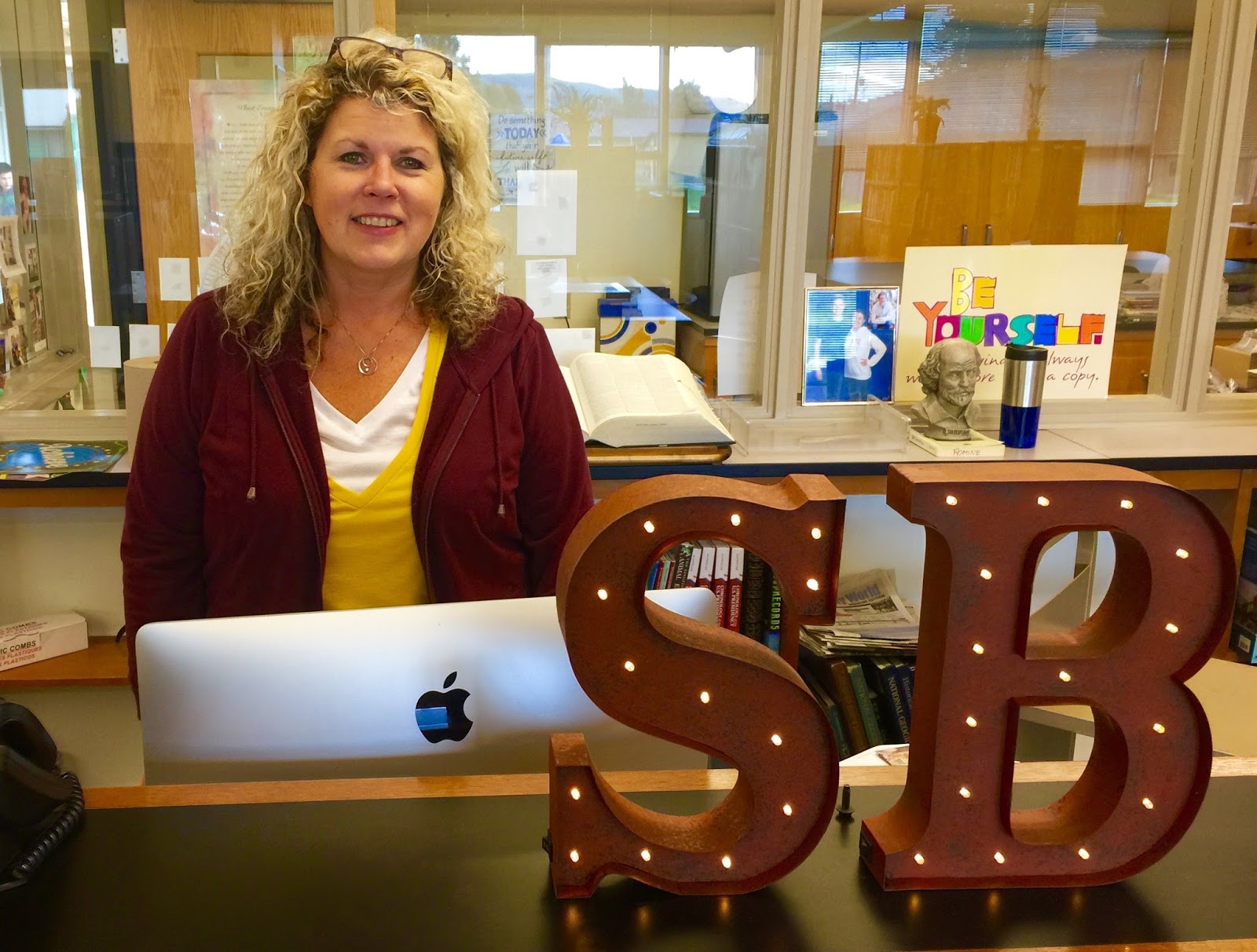 South Bend Public Schools Teacher Librarian Lori Dearmore Brings south-bend-public-schools-teacher-librarian-lori-dearmore-brings