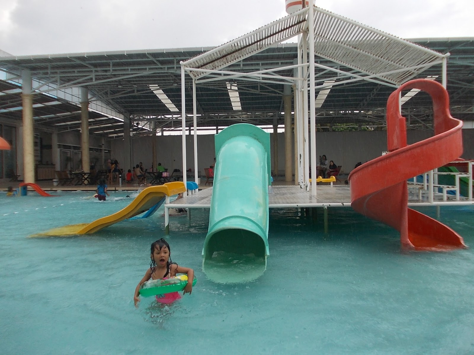 My Old Diary: Di Kolam Renang Gajah Mada Sport Batang, Kamis 6 Juni 2013