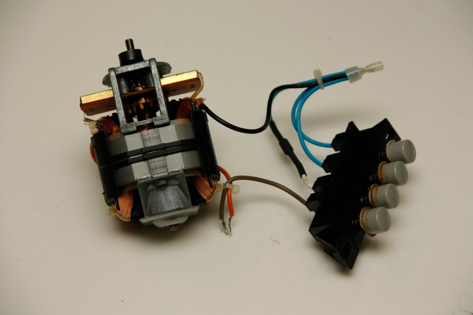 Julian's INDUSTRIAL DESIGN SCRAPBOOK Blender Disassembly