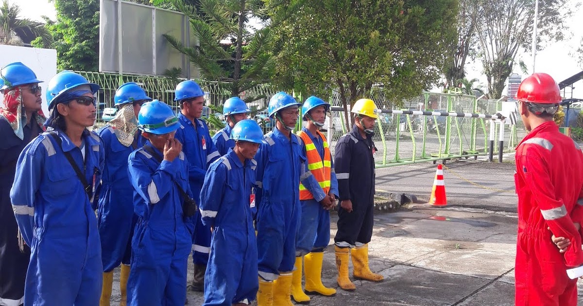 Safety talking. Safety talking. Новосибирская область грузчик работа. Safety talking. Россети сибирь форма.