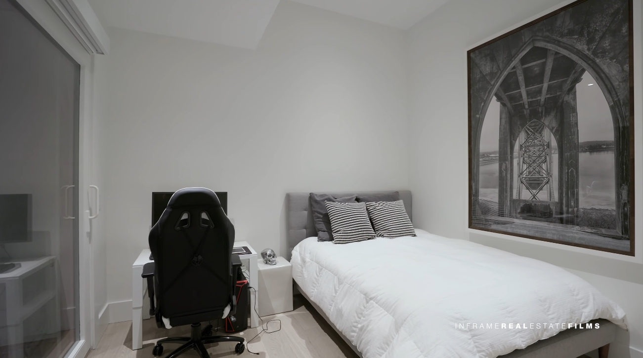 74 Photos vs. Luxury Contemporary Home In West Vancouver Interior Design Tour