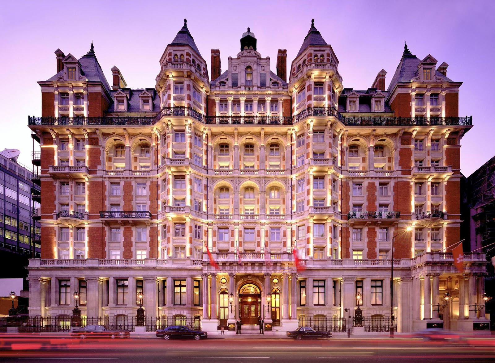 Lomar Travelin: Looking for the best places to stay in London?