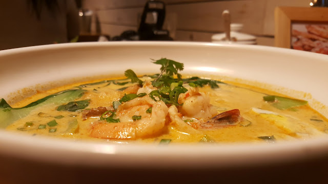 laksa soup seafood
