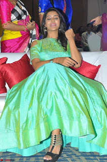 Pooja Jhaveri in Beautiful Green Dress at Kalamandir Foundation 7th anniversary Celebrations ~  Actress Galleries 003