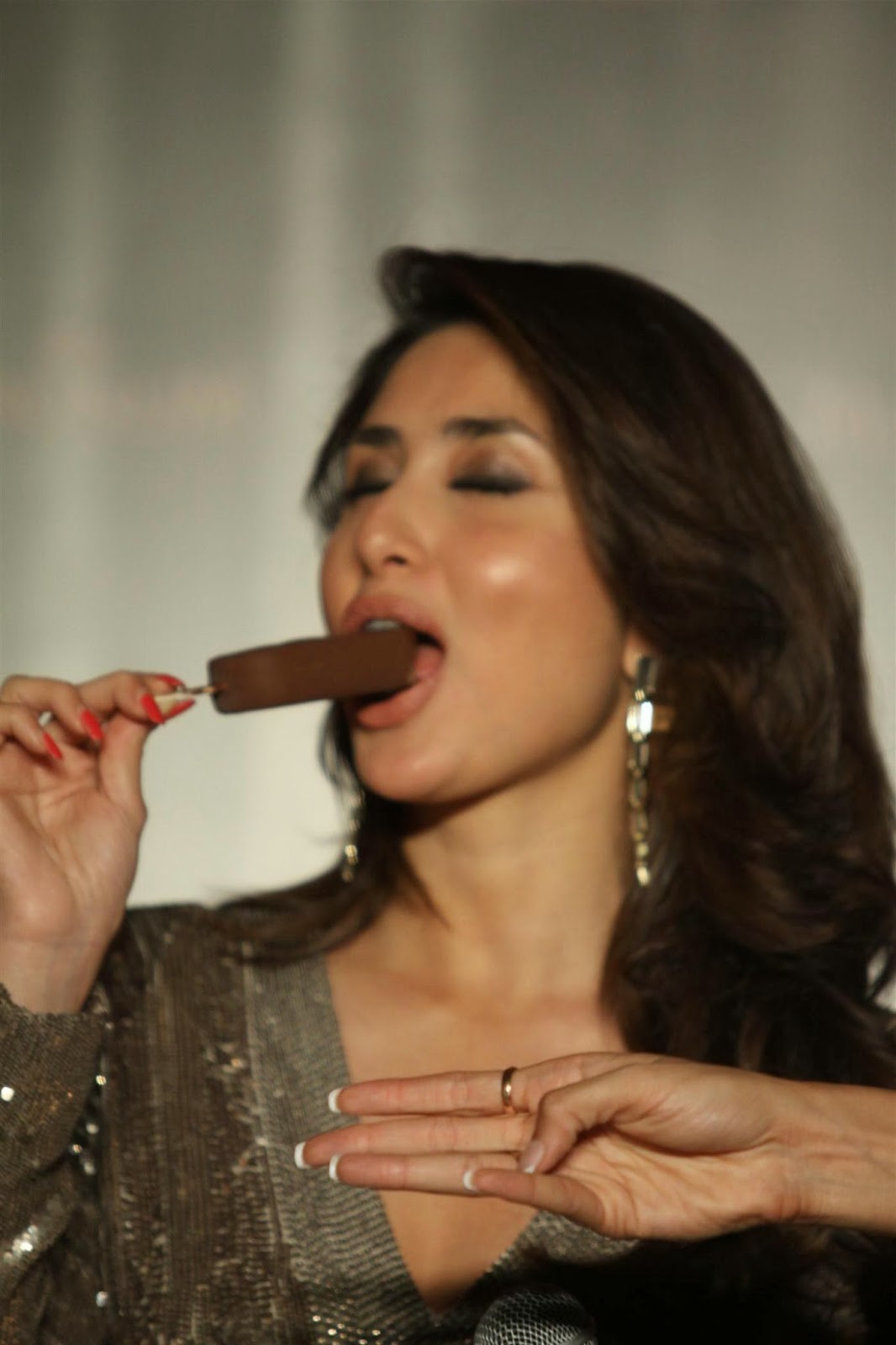 Kareena Kapoor Sexy At Magnum Chocolate Ice Cream Launch In Bungalow 9, Mum...