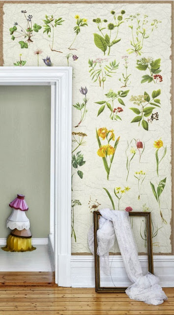 nostalgic, vintage botanical floral print wallpaper