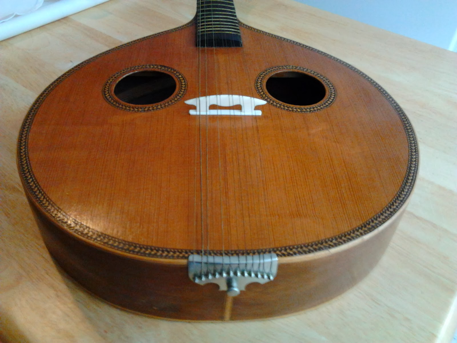 Luthier Manuel Carrega Restauro de Viola Tradicional Portuguesa