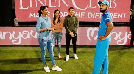 Bangalore, National, News, Virat Kohli, Cricket, Virat Kohli special meeting with Indian women’s cricket team star Smriti Mandhana.