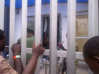 Video of Zenith Bank Ogolonto Ikorodu Robbery on Wednesday. Pictures from Ogolonto Ikorodu Bank Robbery this Morning.