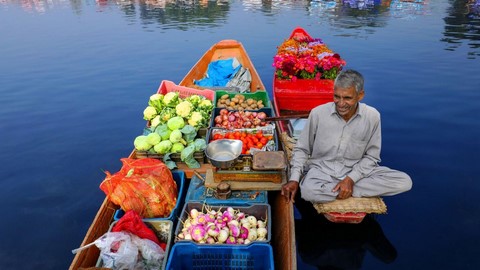 18 Best Places To Travel In Srinagar, India 18 Best Places To Travel In Srinagar, India