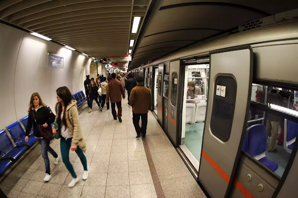 Νέο ηλεκτρονικό εισιτήριο για μετρό και ΟΑΣΑ: Αγορά από κινητό και πληρωμή με κάρτα Νέο ηλεκτρονικό εισιτήριο για μετρό και ΟΑΣΑ: Αγορά από κινητό και πληρωμή με κάρτα