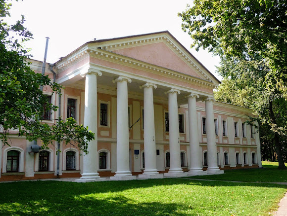 Чернігів. Дитинець. Будинок архієпископа. 1780 р. Обласний архів Чернігів. Дитинець. Будинок архієпископа. 1780 р. Обласний архів