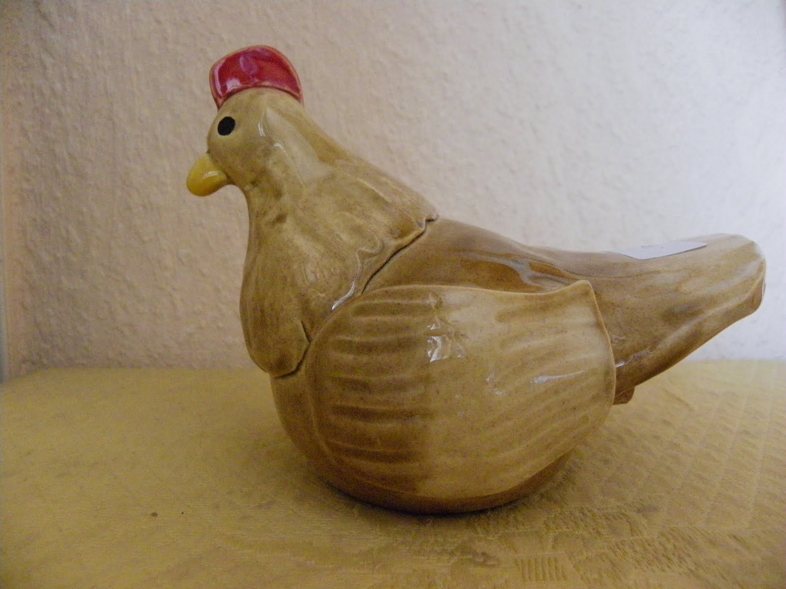 Tirelire Poule Modu00e8le Claire Couleur Sable Et Du00e9cor De Papillons - La
