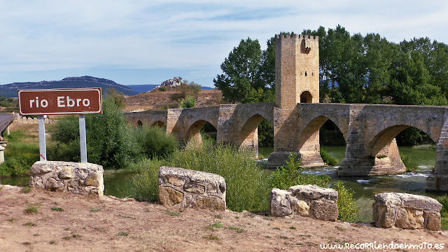 Puente medieval de Frías sobre el río Ebro