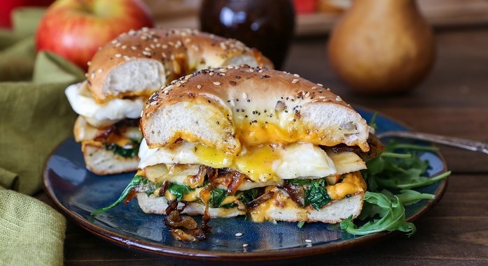 Apple Cheddar Caramelized Onion Grilled Cheese Bagel Sandwich Apple Cheddar Caramelized Onion Grilled Cheese Bagel Sandwich