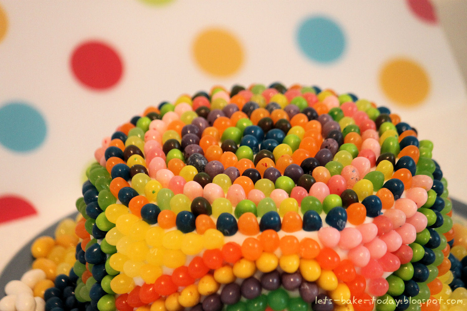 Let's bake today! Jelly Beans Cake!