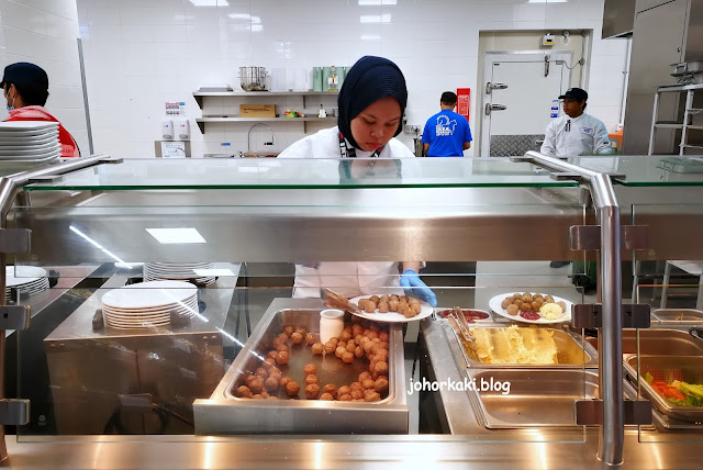 Swedish Meatballs & Chicken Wings @ IKEA Restaurant & Cafe. Tebrau JB