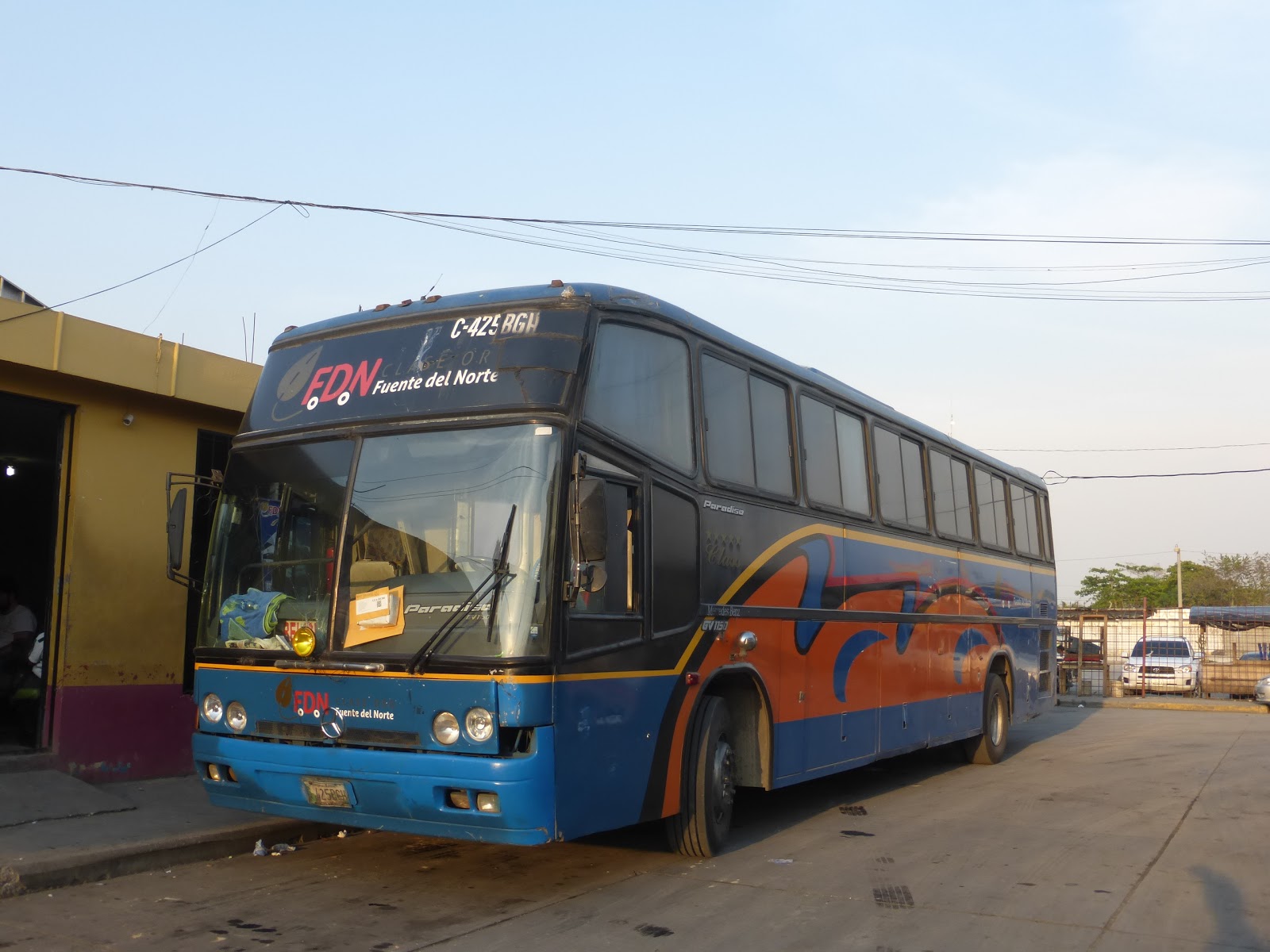 Transporte por Flores, Tikal, El Remate (Petén).