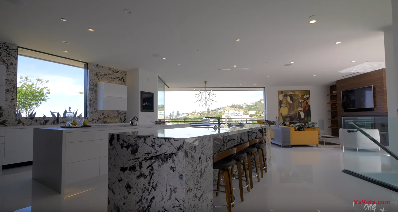36 Photos vs. $22,500,000 | Holywood Hills Mega Mansion | Los Angeles - Luxury Home & Interior Design Tour 36 Photos vs. $22,500,000 | Holywood Hills Mega Mansion | Los Angeles - Luxury Home & Interior Design Tour