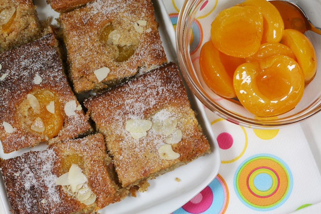 Aga backt und kocht: Mandel-Aprikosen-Kuchen ohne Mehl