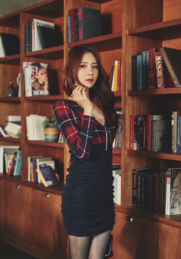 Korean Model Lee Sihyun on Magazine Jan 2017