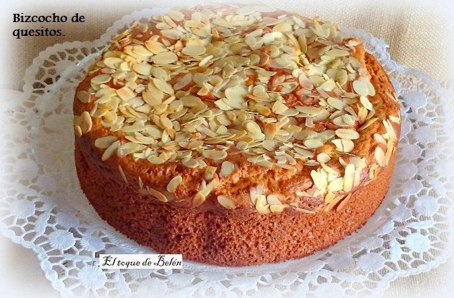 Bizcocho de quesitos y almendra