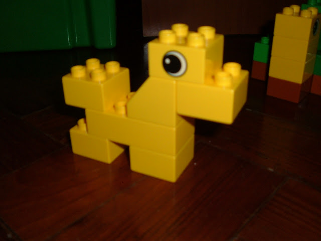 MOCs com peças LEGO Duplo representando diversos animais