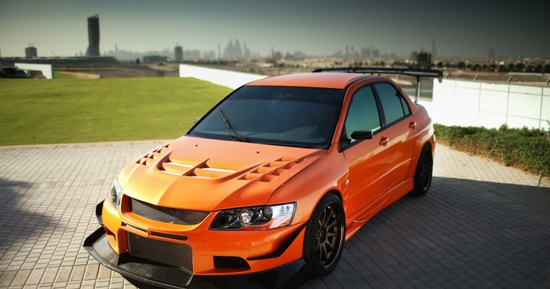 Mitsubishi Lancer Evolution 9 оранжевый