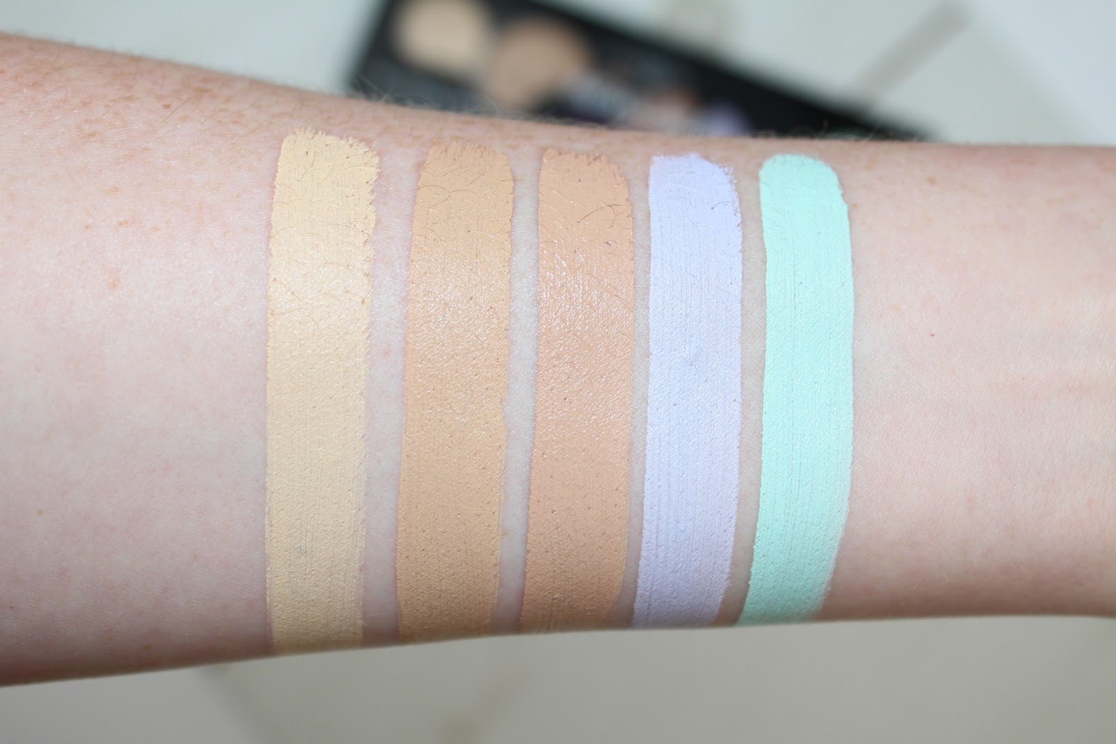 L'Oreal Infallible Total Cover Concealer Palette Review & Photos Pink