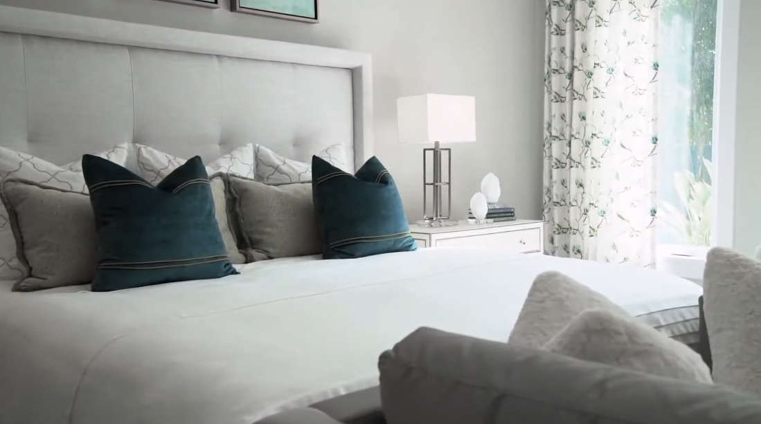 16 Interior Design Photos vs. 1806 Oleander Street, Sarasota, FL Luxury Model Home Tour