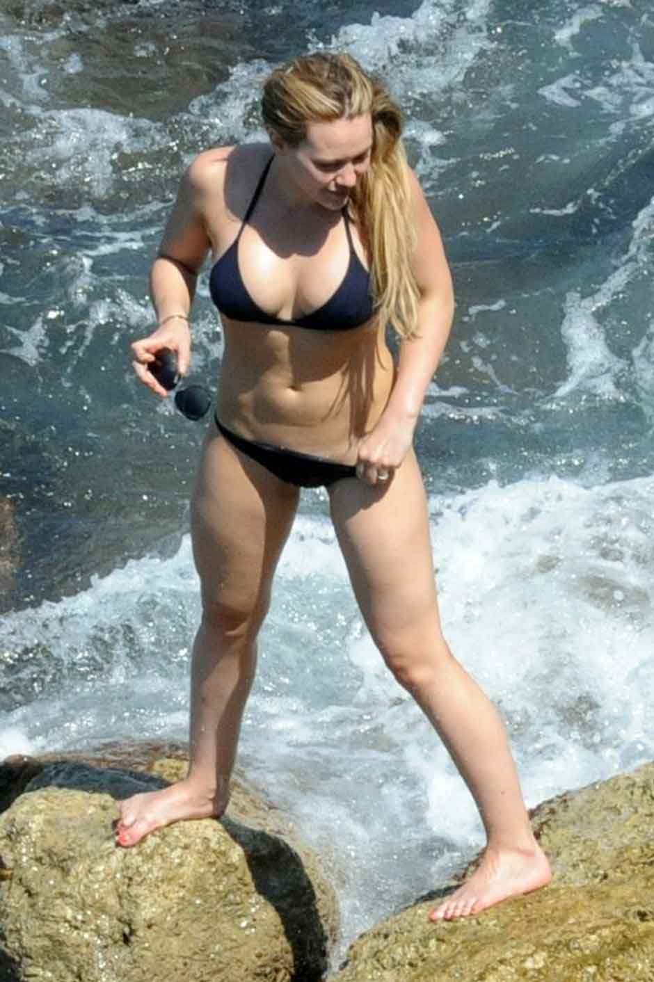 Hilary Duff Bikini Photoshoot H
