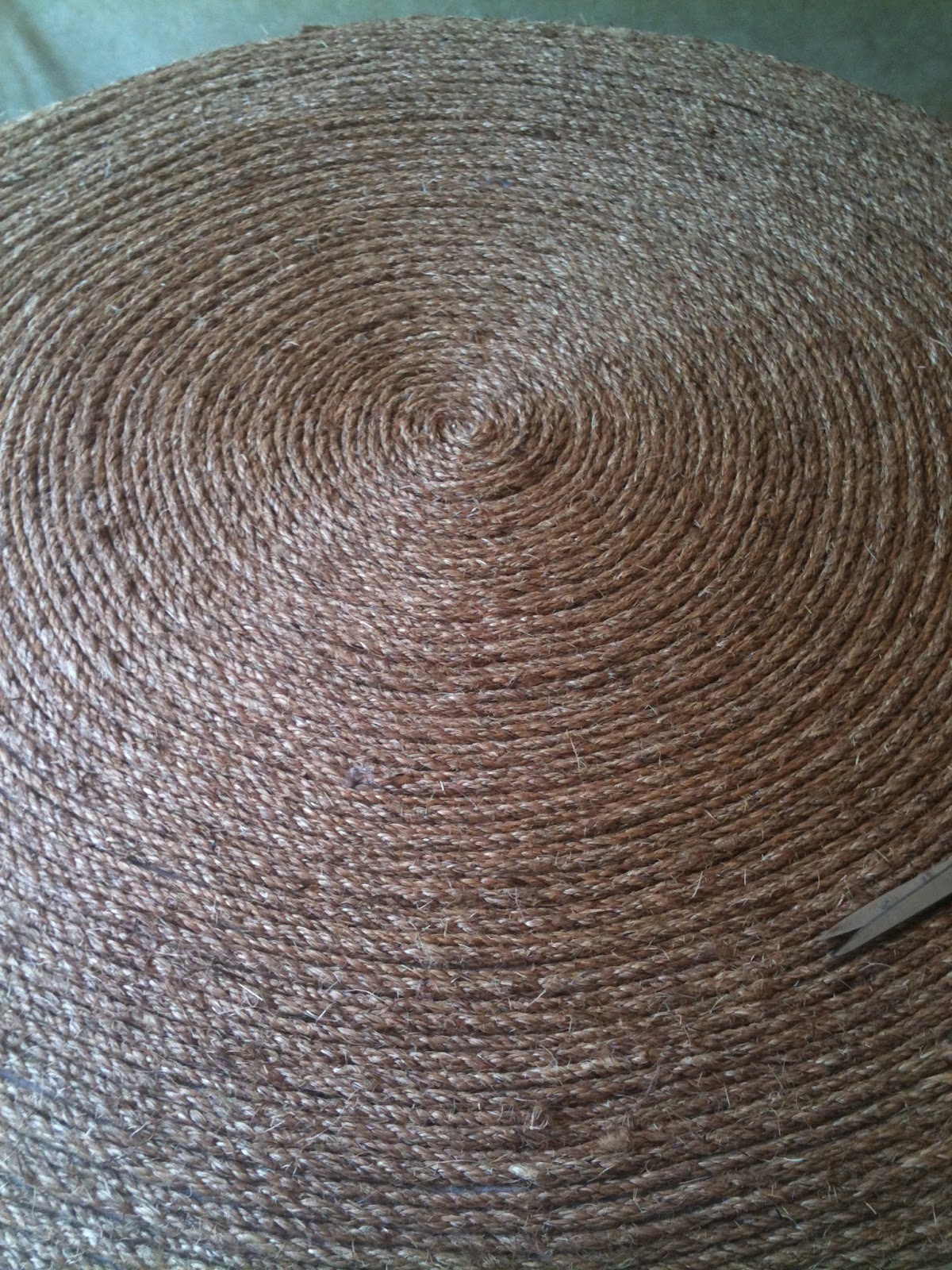 how to make a round rug... Les Fleurs