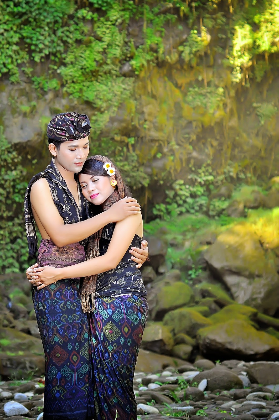 photo Prewed pakian adat bali photo Prewedding pakian adat bali
