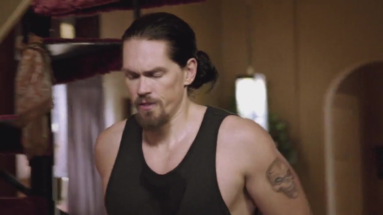 AusCAPS Steve Howey Shirtless In Shameless 3 01 El Gran Ca On Shameless%2B301%2BHowey%2B3