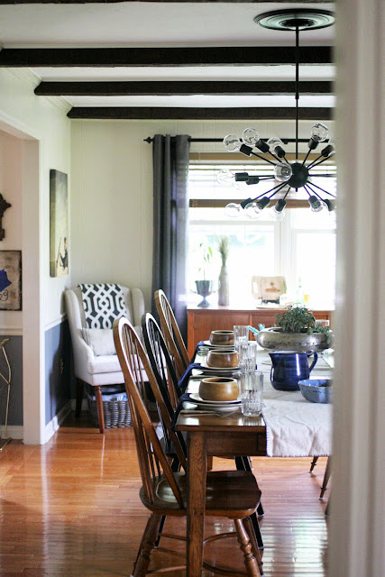 5 Decorating Tips in a Modern Farmhouse Style Dining Room Makeover // Neutral Color Scheme // by Craftivity Designs