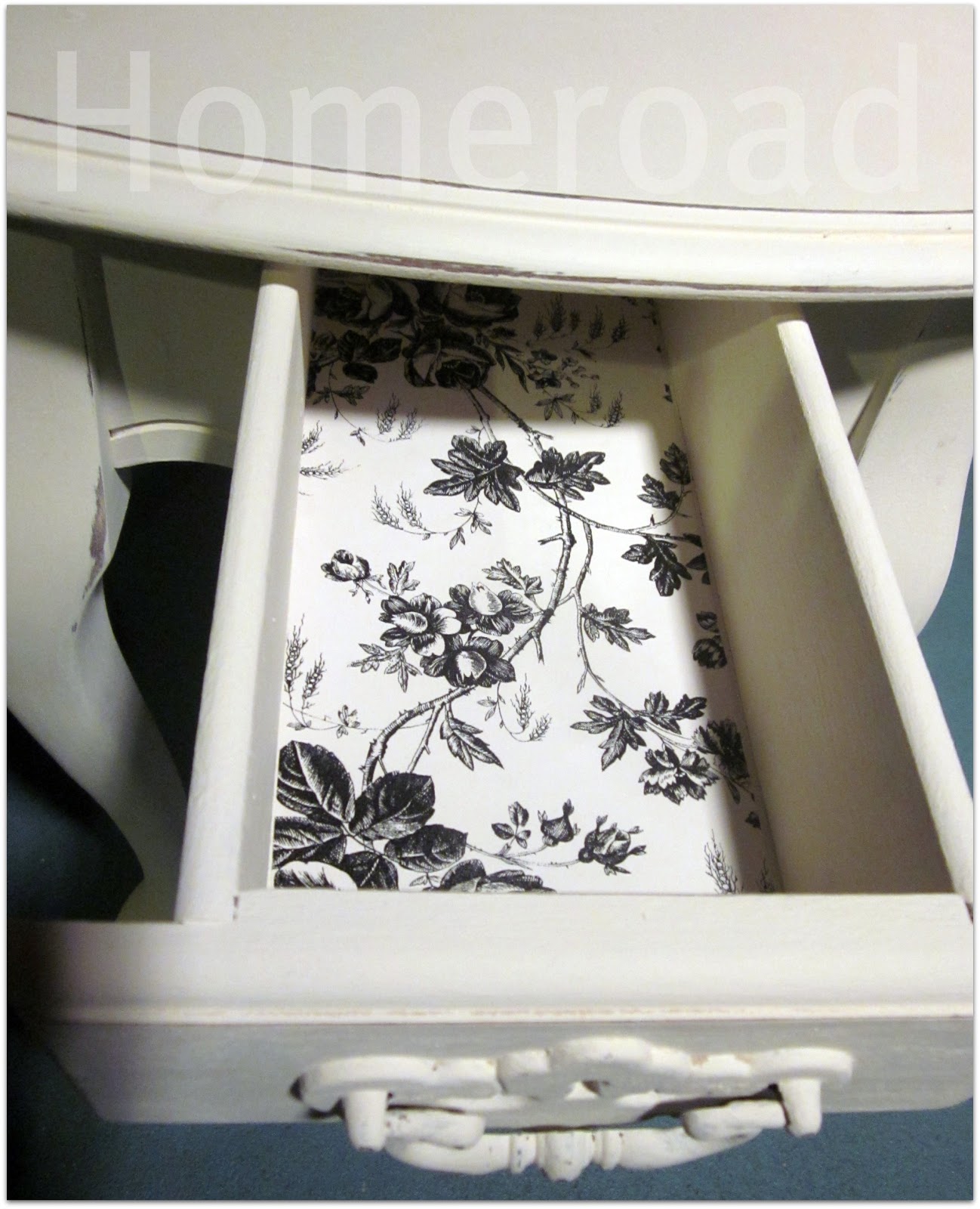 How to Paint a Shabby Drop Leaf Table