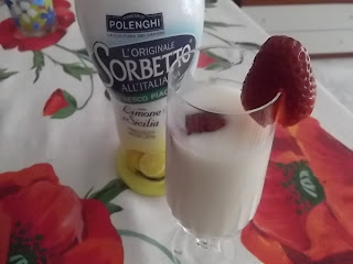 sorbetto al limone polenghi con fragole 