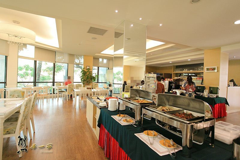 台南善化早餐吃到飽|虹橋餐廳-南科贊美酒店~現做早餐、有機水果好吃