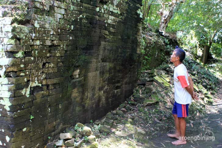 makam gunung kelir pleret