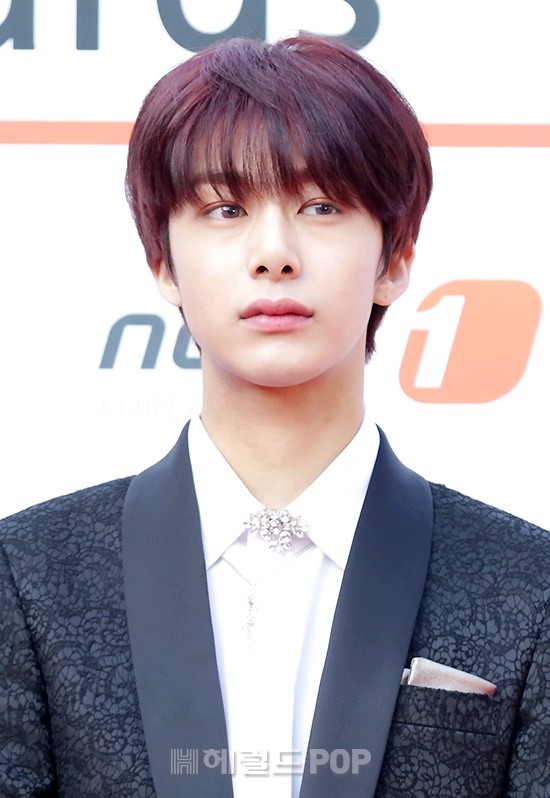 오늘자 AAA 시상식 레드카펫 몬스타엑스.jpg | 인스티즈