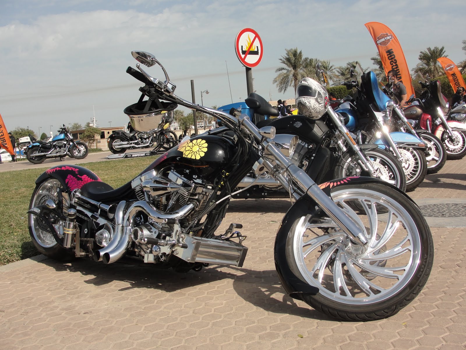 Q8 Moto Kuwait Bike Show January 2012