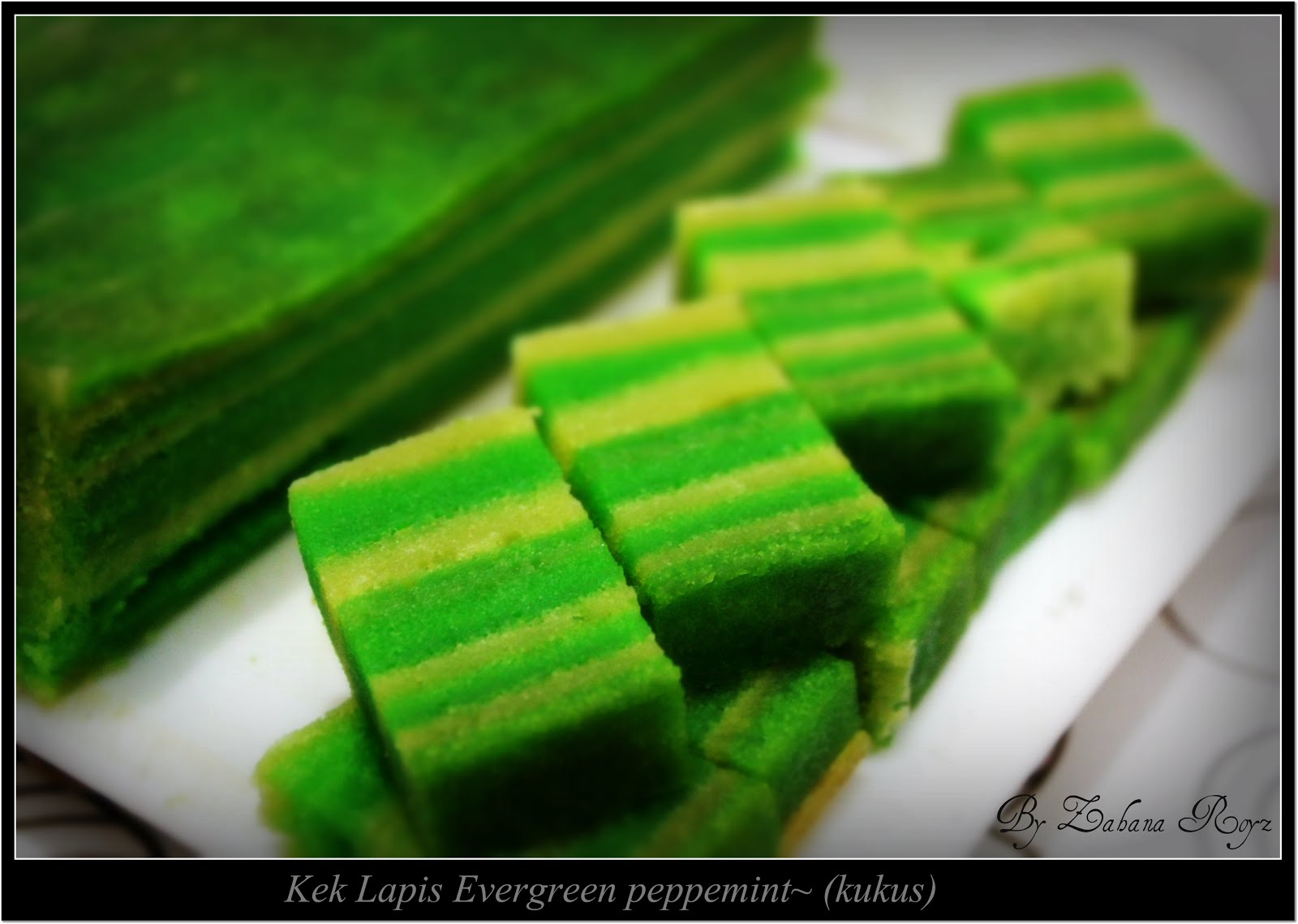 Mommy Ryan Kitchen: Kek Lapis Evergreen peppermint~ (kukus)