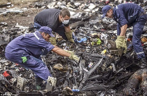 mh17 jenazah evakuasi ucrania penumpang garantizar operazioni recupero volo vittime mayat politica alamcyber dagospia simomot expertos ptg dicatat korban fotogallery