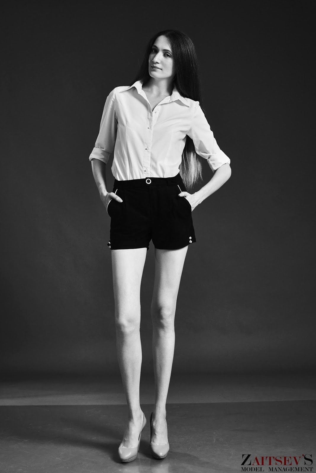 Модель на подиуме. Профессия модель рассказ. Манекенщица на подиуме. Профессия модель. Профессия модель.